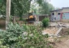 सुरक्षित भूमि पर चला बुलडोजर, हटाया गया अवैध अतिक्रमण