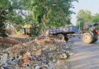 नगर पंचायत महराजगंज: कस्बा से निकलने वाले कूड़े की डंपिंग सड़क किनारे किए जाने के मामले में की गई कार्यवाही