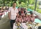 जन्मदिन की खुशियां बच्चों संग बांटी, तिथि भोज में परोसा पौष्टिक भोजन