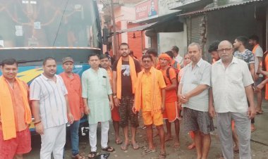 बाबा धाम यात्रा: सैकड़ों कांवरियों के जत्थे को अंग वस्त्र भेंट कर मऊ से किया गया रवाना