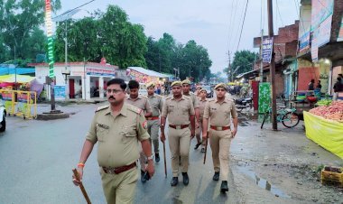 रायबरेली: महराजगंज कोतवाली प्रभारी निरीक्षक ने कस्बा, बाजारों, भीड़भाड़ वाले स्थानों पर किया पैदल गश्त, पैदल भ्रमण कर लोगों व व्यापारियों से संवाद किया