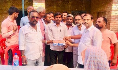 पूर्व बछरावां प्रत्याशी लक्ष्मीकान्त रावत ने पदाधिकारियों व कार्यकर्ताओं के साथ अपना दल (एस) को मजबूत करने के लिए चलाया सदस्यता अभियान, चौपाल लगाकर सुनी समस्याएं