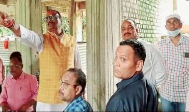 रायबरेली: उपमुख्यमंत्री को पुलिस लाइन्स में बन रही सरकारी बिल्डिंग में मिलीं खामियां, अधिकारियों को जमकर लगाई फटकार