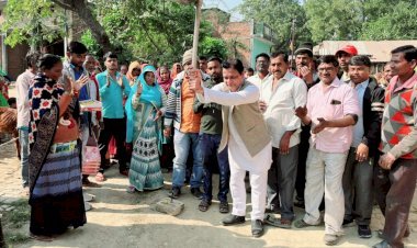 नगर पंचायत महराजगंज: विस्तारित क्षेत्र सुखई का पुरवा में इंटरलॉकिंग की सौगात, प्रभात साहू ने किया शुभारंभ, कस्बावासियों में खुशी