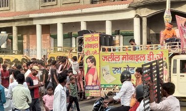 महराजगंज कस्बा में श्रीराम नवमी के अवसर पर भव्य शोभायात्रा निकाली गई