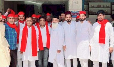 नगर निकाय चुनाव: सपा से अध्यक्ष प्रत्याशी शोभनाथ वैश्य ने डोर-टू-डोर पहुंच कर किया जनसंपर्क, ईद की बधाई दी