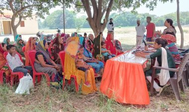 पंचायत भवन कुशमहुरा में महिलाओं को आत्मनिर्भर बनाने के लिए किया गया आयोजन