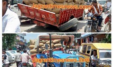 महराजगंज उपजिलाधिकारी आवास के सामने ओवर लोड बिना नम्बर के जा रही ट्रैक्टर ट्राली का निकला पहिया, बड़ी दुर्घटना होने से बची, लगा जाम