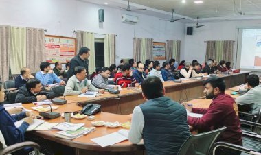रायबरेली: ऑपरेशन कायाकल्प को लेकर जिलाधिकारी ने की बैठक, खंड विकास अधिकारियों को दिये सख्त निर्देश, कहा ऑपरेशन कायाकल्प का कार्य प्राथमिकता पर कराया जाए