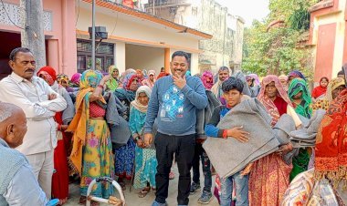 कड़ाके की ठण्ड में कंबल पाकर मिली राहत, जन्मदिन पर क्षेत्र पंचायत सदस्य ने सेंकड़ों कंबलों का किया वितरण