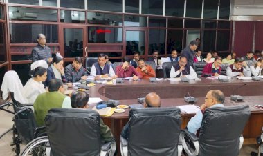 सड़कों पर लगने वाले अतिक्रमण को हटाया जाए- जिलाधिकारी | जिला सड़क सुरक्षा समिति की बैठक संपन्न