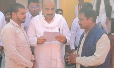 राज्यमंत्री से की गई स्मृति द्वार बनवाए जाने की मांग, सौंपा ज्ञापन