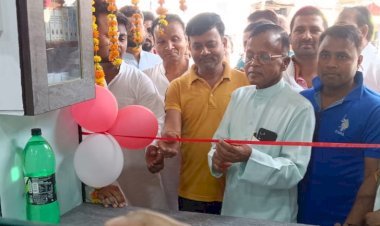 मेडलाइफ फार्मेसी का विधायक ने फीता काटकर किया उद्घाटन