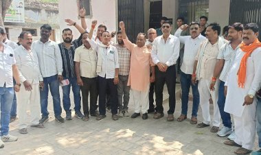 पंचायत चुनाव टलने की आशंका के बीच ग्राम प्रधानों ने कार्यकाल बढ़ाने की उठाई मांग, सौंपा ज्ञापन