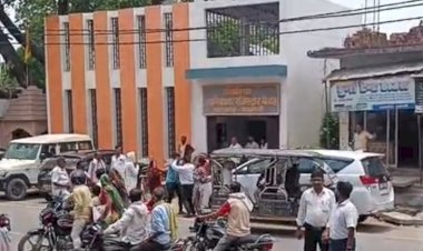 बेटी को जमीन दान करने पर हंगामा, पहुंच गई पुलिस