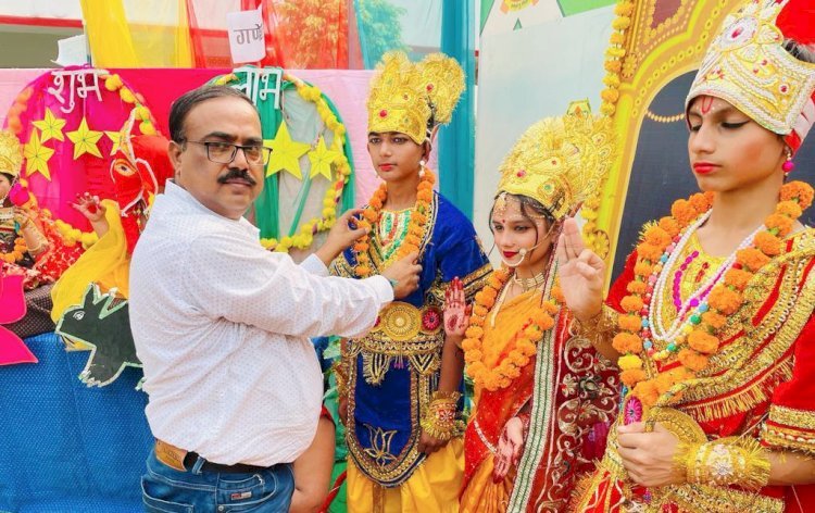 न्यू स्टैंडर्ड पब्लिक स्कूल सलेथू के प्रधानाचार्य राजीव सिंह ने दीपावली के पर्व के महत्व को बताया और बच्चों से ग्रीन दीपावली मनाने की किया अपील