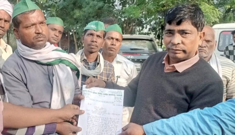 बिजली की समस्याओं को लेकर भारतीय किसान यूनियन ने सौंपा ज्ञापन, एक सप्ताह में निस्तारण न होने पर धरना प्रदर्शन की दी चेतावनी