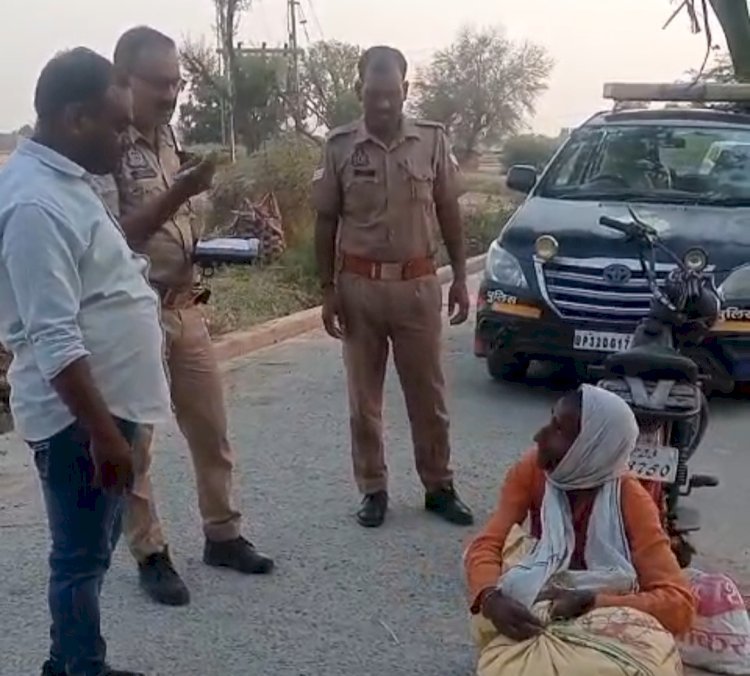 आंगनबाड़ी कार्यकर्त्री पर तेल बेचने का लगा आरोप