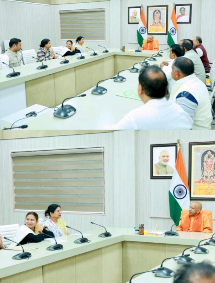 नगर पंचायत महराजगंज की अध्यक्ष सरल साहू ने सीएम योगी से की भेंट, करोड़ों के विकास परियोजनाओं की मांग किया