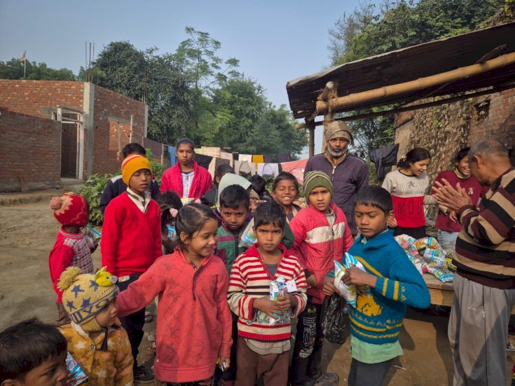 विनोद सिंह ने नन्हे मुन्ने बच्चों के साथ मनाया नव वर्ष, दी शुभकामनाएं